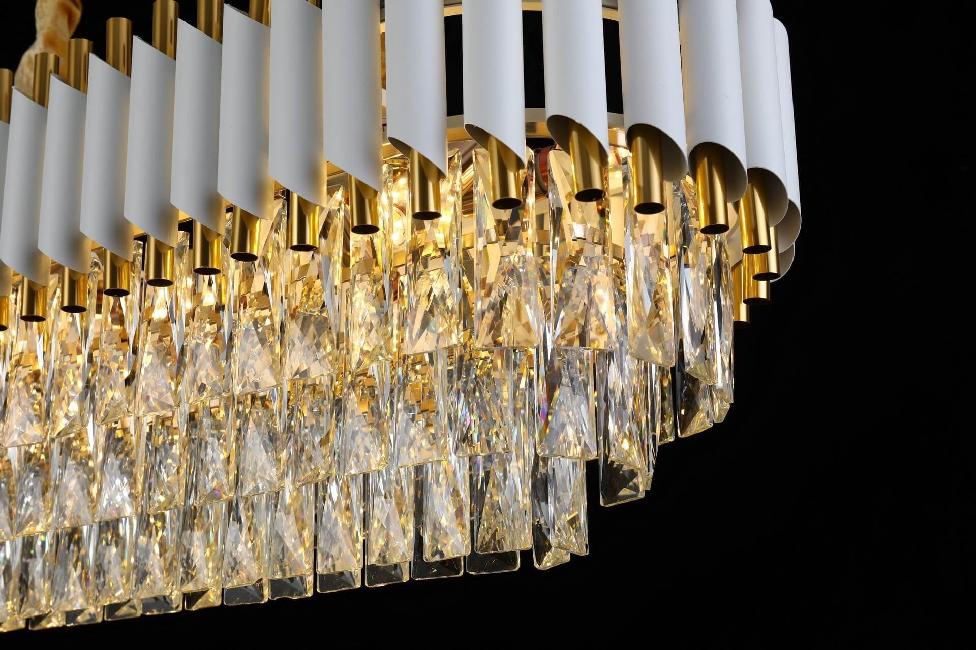 CLASSIC CRYSTAL CHANDELIER WHITE AND GOLD MAZINI PRO - LuminaLux
