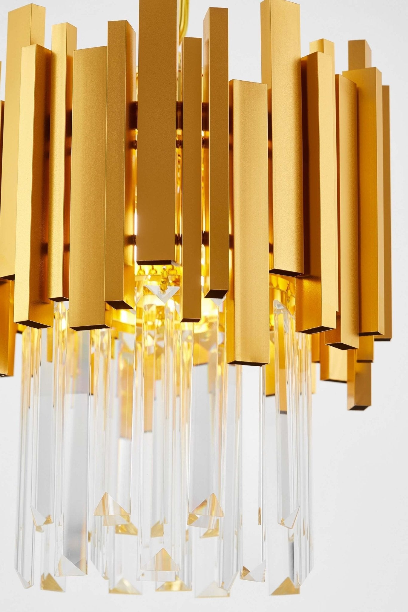 CLASSIC GOLD CRYSTAL CHANDELIER FERA D25 - LuminaLux