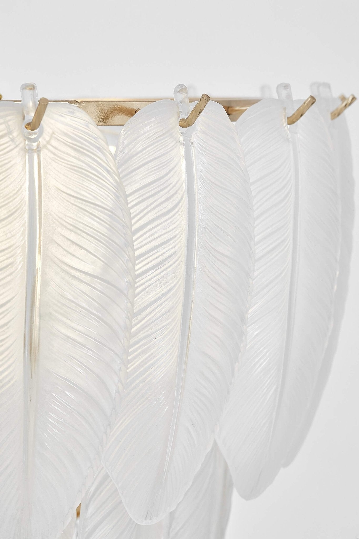 MODERN CRYSTAL CHANDELIER WHITE AND GOLD CAVALINI D50 - LuminaLux