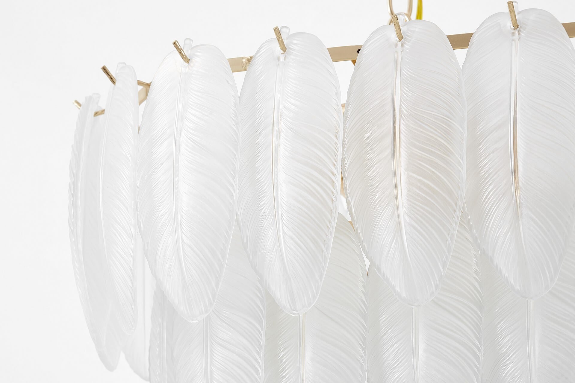 MODERN CRYSTAL CHANDELIER WHITE AND GOLD CAVALINI D50 - LuminaLux