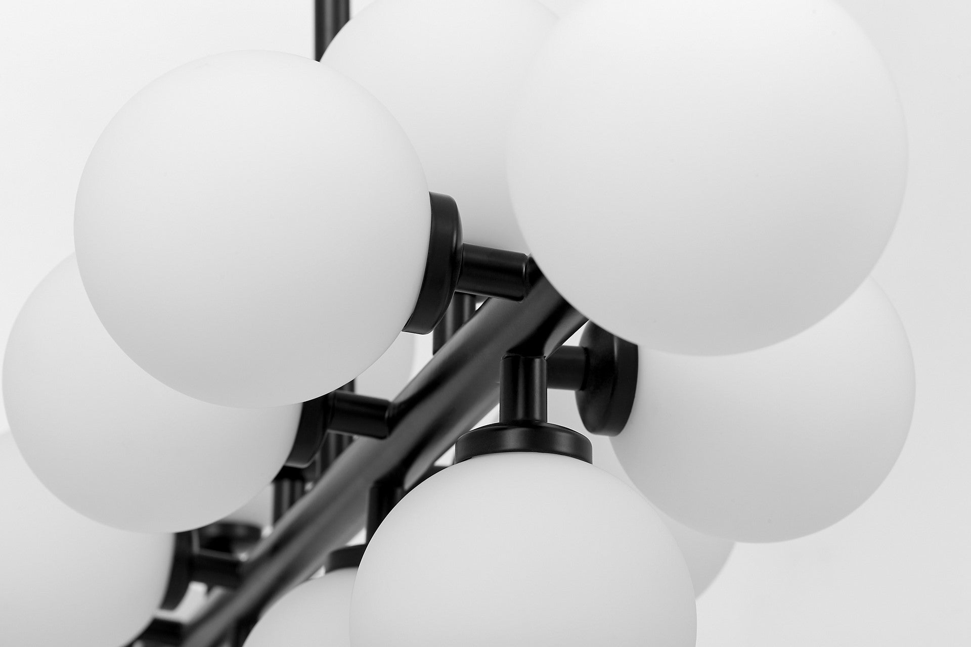 MODERN PENDANT LAMP BLACK PETRICA W16 - LuminaLux