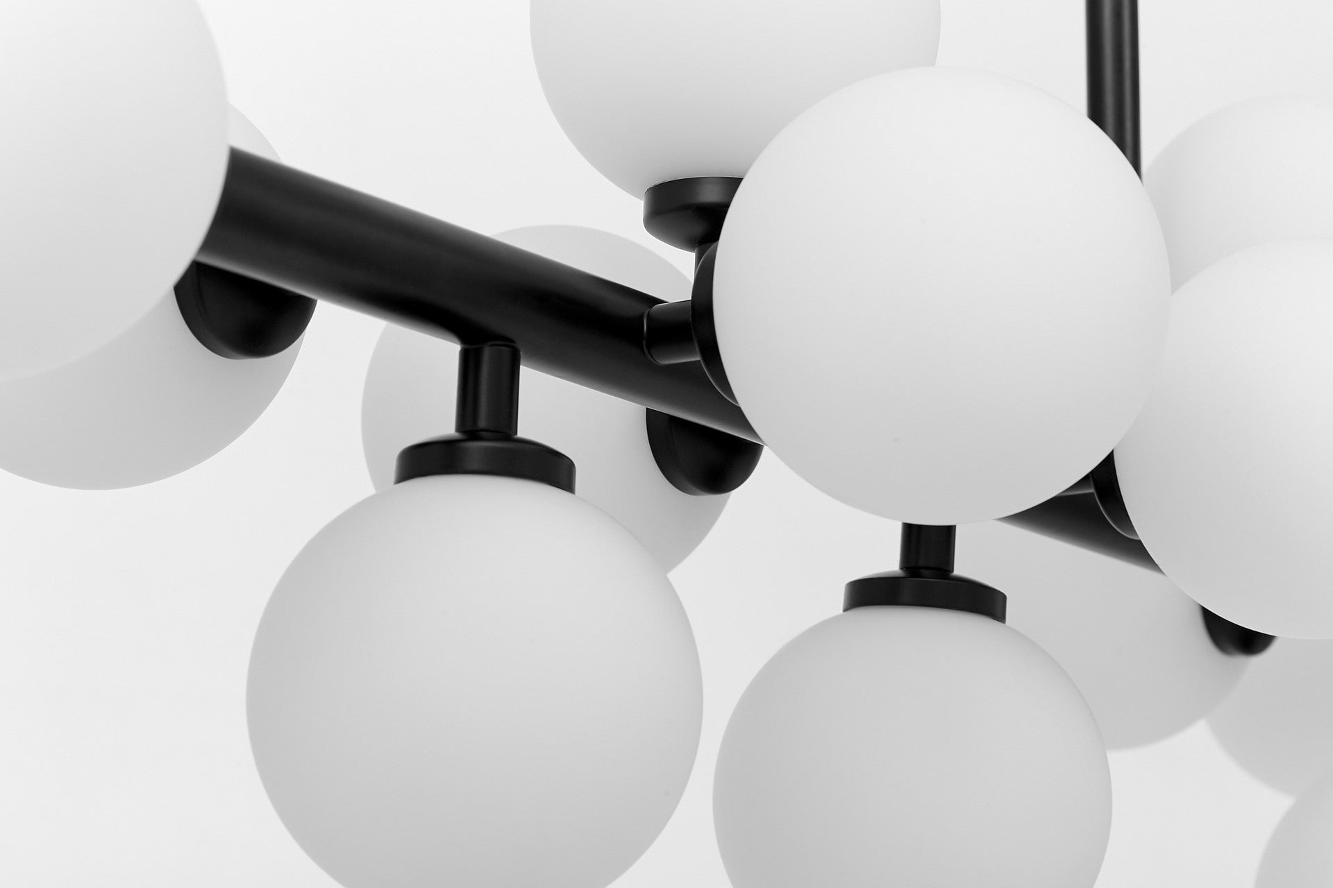 MODERN PENDANT LAMP BLACK PETRICA W16 - LuminaLux